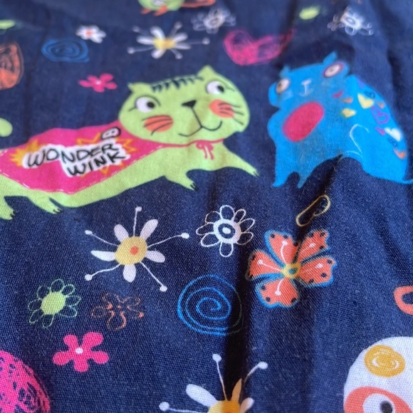 Print scrub top - Picture 3 of 4